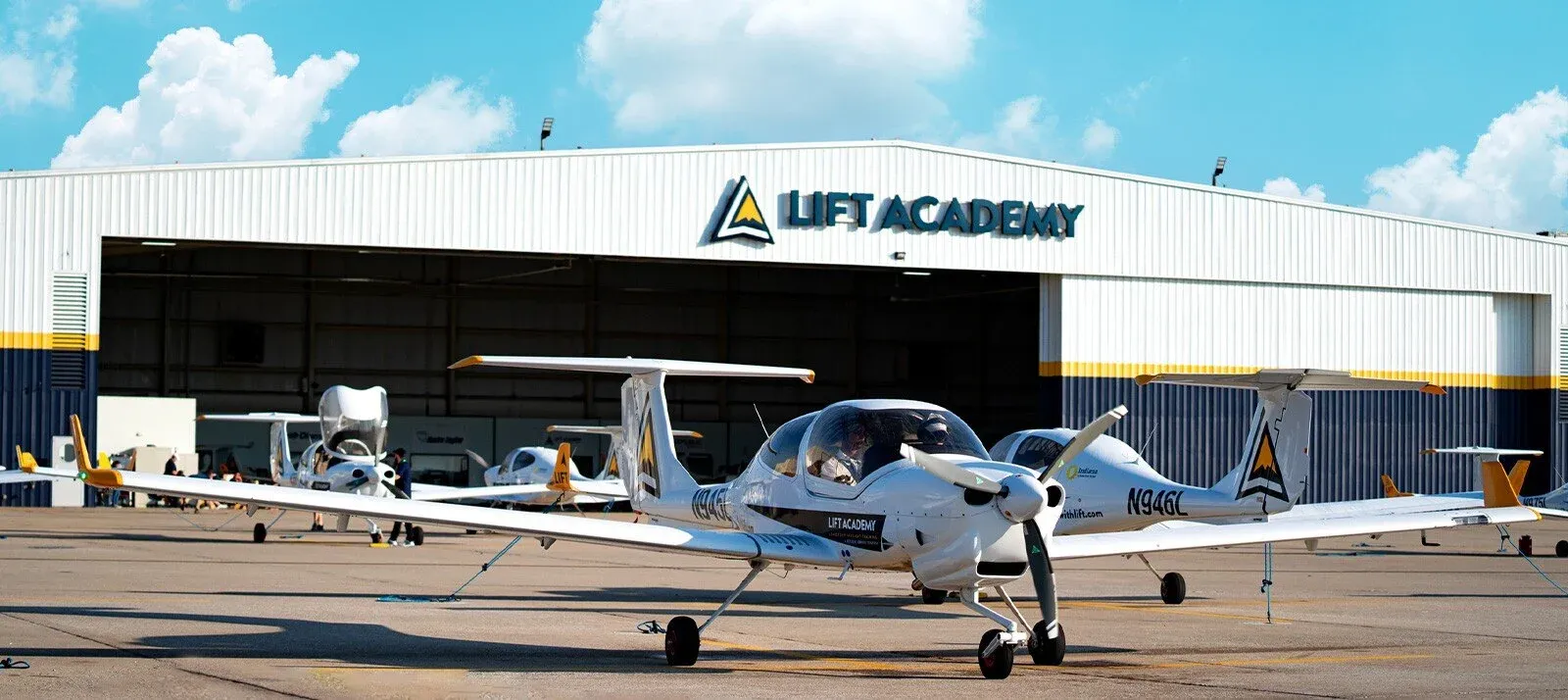US Airline-Owned Flight School Launches Search for New Chief Flight ...